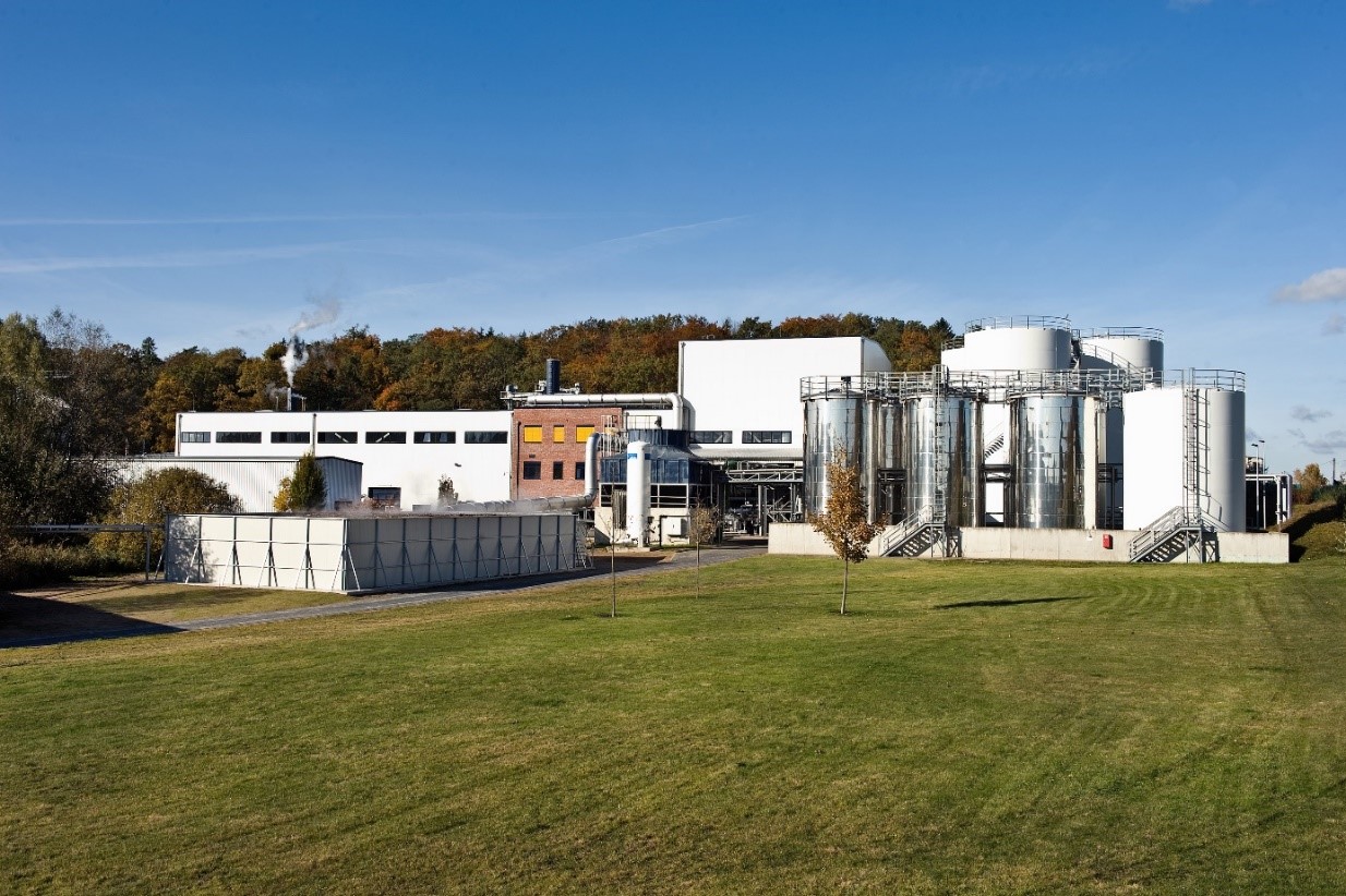 BU: Für ihre Biodiesel-Produktionsstätte in Sternberg ist die ecoMotion GmbH stetig dabei Energieeinsparlösungen zu finden und wird dabei u. a. von der LEKA MV unterstützt (Foto: ecoMotion GmbH).