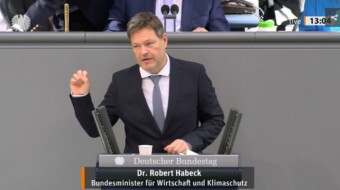 “Wir werden den Ausstieg aus der Verbrennung von fossilen Energien deutlich beschleunigen müssen.”